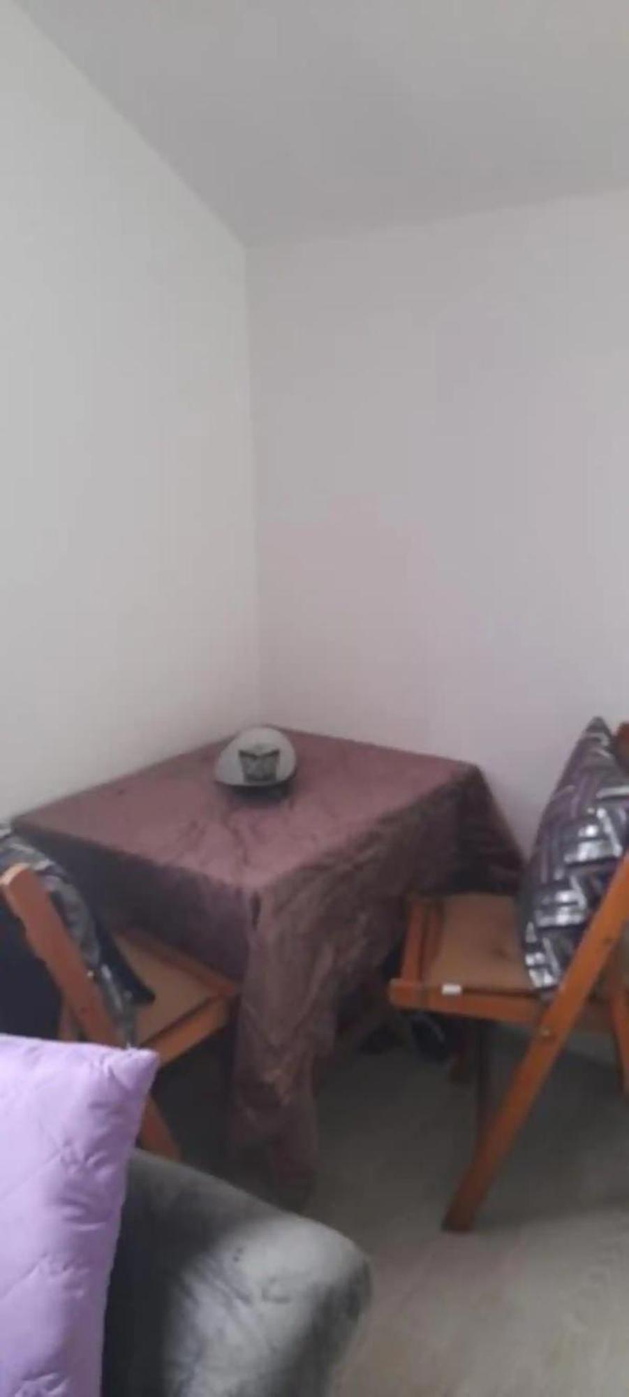 Airport Shtrkovi - Storks Apartment Petrovec Bagian luar foto